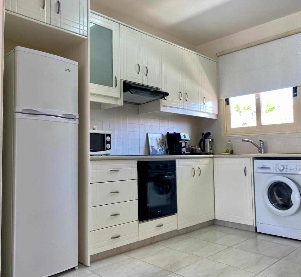 Royal Seacrest А203 Sea View Apartment Пафос Екстериор снимка