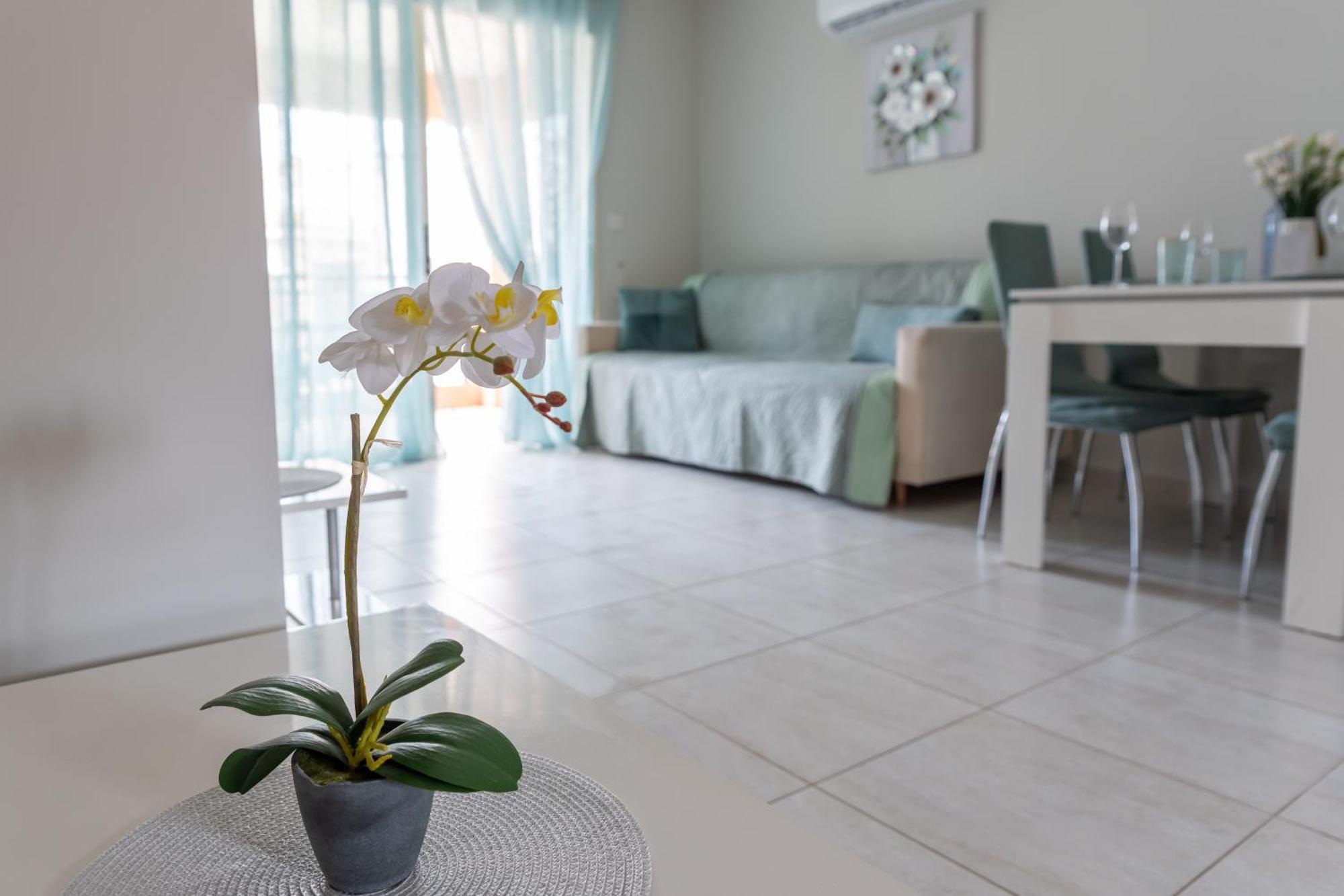 Royal Seacrest А203 Sea View Apartment Пафос Екстериор снимка